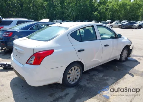 2018 Nissan Versa 1.6 S z USA, uszkodzony, nr VIN 3N1CN7AP1JL814443